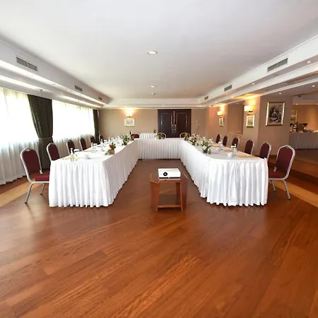 Buyukhanli Park Hotel 4*