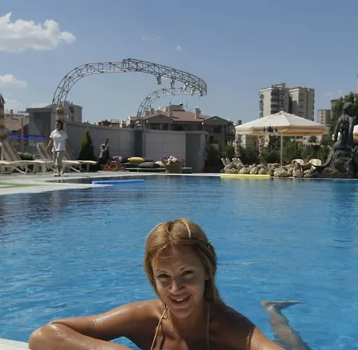 Buyukhanli Park アンカラ