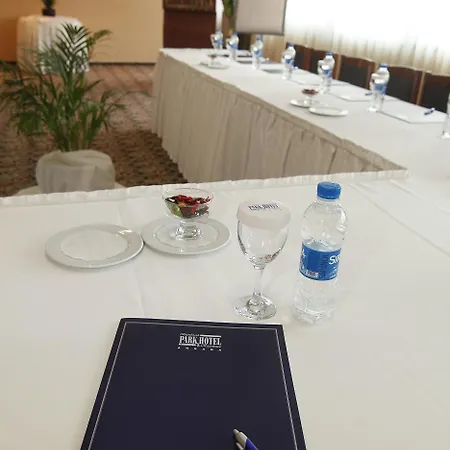 Buyukhanli Park מלון 4*